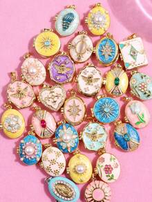 这款优雅奢华的可开启式吊坠项链适合女性在休闲、社交和正式场合佩戴，也可作为护身符项链和女士珠宝项链。它还可以作为礼物送给母亲、妻子和女友。 - 彩色 - 查看 2