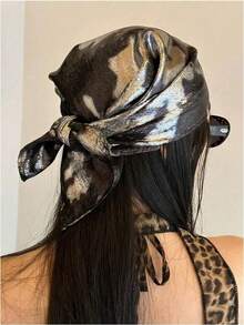 Street Hip-Hop Style 1pc Classic Snake Pattern Triangle Scarf Temperament Women Bandana Scarf Outdoor Neck Sunscreen Scarf Headscarf Women's Sparkly Metallic Scarf Shiny Square Bandanas Head Hair - B - 查看 2