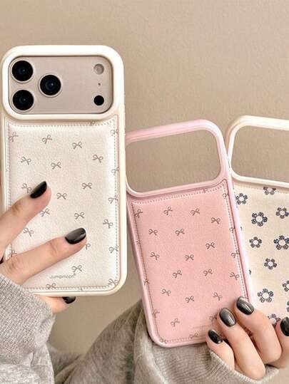 Minimalist Bow Pattern Padded Textile Fashion 1pc Flower Phone Case Compatible With IPhone 17/17Air/17Pro/17Promax, 16/16Plus/16Pro/16Promax, 15/15Plus/15Pro/15Promax, 14/14Plus/14Pro/14Promax, 13/13Pro/13Promax, 12/12Pro/12Promax, 11/11Pro Max, Stylish Padded Full Coverage Anti-Drop Protective Cover Spring Birthday Gift