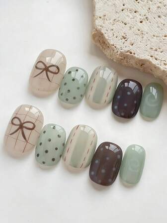 10片装清新简约INS风手绘薄荷绿、巧克力棕波点、条纹、蝴蝶结短指甲贴纸