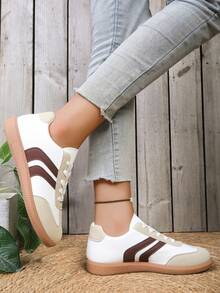 Zapatillas de deporte con cordones de color a bloques de estilo retro para mujer, suela de goma cómoda y casual, multicolor, versátil para uso diario y de oficina, livianas y de moda de corte bajo - Blanco - Ver 5