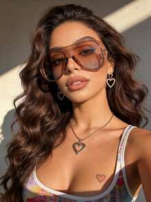 نظارة شمسية كلاسيكية من طراز Y2K مميزة وأنيقة بطراز جيرلي للنساء، مناسبة للقيادة والصيد والحياة اليومية والتقاط الصور في الشارع والمهرجانات الموسيقية والعطلات الاستوائية وحفلات عيد الميلاد، إكسسوار موضة مناسب لجميع أشكال الوجه - متعدد الألوان - مشاهدة 9