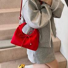 Bolso de hombro para mujer con diseño de cubo y lazo dulce nuevo estilo simple y casual bolso cruzado versátil bolso de mano - Rojo - Ver 3