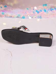 Neue Mode Quadratische Zehenkappe Sandalen, mit Strass verzierte Plateau-Sohle Slides, modische Zehentrenner, schwarze modische Strass Sandalen, transparenter Riemen schwarze Strass Slides, Strandresort-Stil Pantoffeln, Strass Dekoration, bequeme Plateau-Sohle Sandalen - Schwarz - Übersicht 10