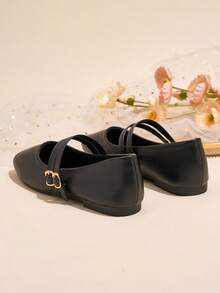 Chaussures vintage de style "Babies" en France, bout carré  enrobé noir, boucle métallique sur la bride, élégantes et polyvalentes, semelle souple, mode et confort pour un port toute la journée en été, chaussures plates pour femmes, neuves, simples, style décontracté Glissant, double bride brillante avec boucle, convient pour les cadeaux de la Saint-Valentin, de la Fête des Mères, mariages, fêtes, tenue de bureau (la taille est petite, les chaussures sont étroites, il est recommandé de commander une taille au-dessus) - Noir - Voir 6