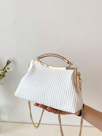 1pc White Elegant Pleated Striped Handbag, 2026 New Wrinkle PU Leather Chain Shoulder Bag, Structured Flap Closure Bag, Fashion Tote Bag Suitable For Women's Daily Use, Commuting, Shopping, Dating, Gift, Evening Clutch