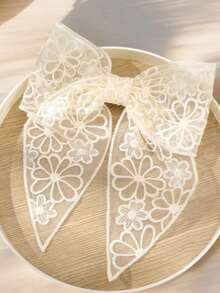 An Elegant Lace Bow-Knot Hair Clip, Fashionable Retro Hair Accessory, Suitable For Daily Use By Girls - Beige - View 3
