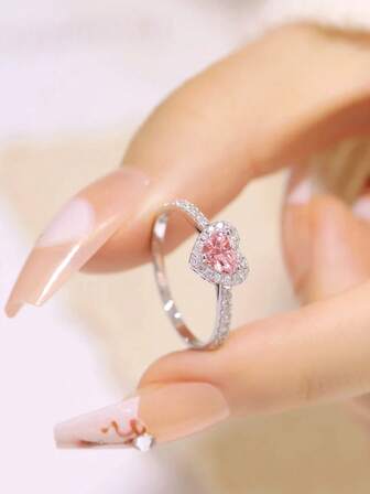 925纯银心形密镶锆石戒指，奢华精致人造钻石戒指，送给爱人、朋友、家人的最佳礼物，新年礼物，女士高端珠宝