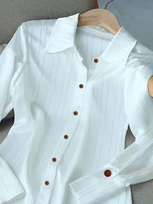 Áo sơ mi dài tay nữ kẻ sọc cổ ve áo, cài một hàng khuy, thích hợp mặc thường ngày hoặc đi làm. - trắng - Xem 3