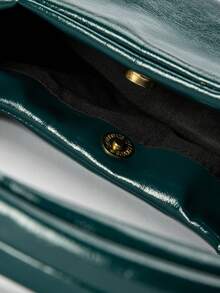 2026新款铆钉装饰油皮单肩包，复古腋下包或新月形手提包，非常适合女性参加节日派对、工作、通勤和休闲场合。 - Fresh Green - 查看 7