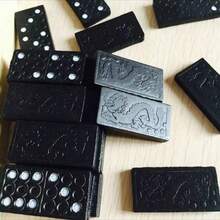 新品上市！28片黑色多米诺骨牌，木盒包装，木制多米诺骨牌游戏套装，完美礼物之选——生日礼物、男孩礼物、女孩礼物、圣诞礼物 - 彩色 - 查看 10