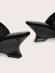 Elegant Metallic Minimalist Black Suede Square Toe Metal Decor Roman Style Wedge Sandals, Suitable For Party And Commute - Black - View 5