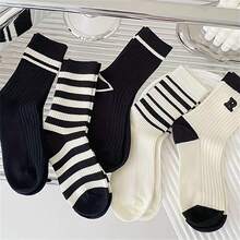 5 Pairs Black & White Casual Everyday Wear Sports Socks - Multicolor - View 4