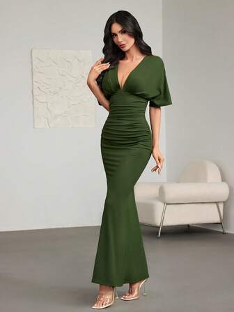 女士优雅纯色修身褶皱V领连衣裙 – 短袖新年连衣裙/优雅派对连衣裙/毕业礼服