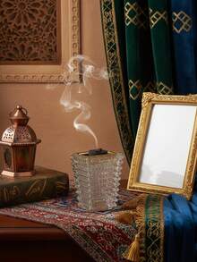 1 buc/set arzător de tămâie pătrat unic din sticlă, suport de tămâie creativ în stil minimalist modern. Poate fi folosit pentru decorul casei, dormitor, sufragerie (ca piesă centrală), birou, studio de yoga și petreceri pentru a crea o ambianță elegantă. Potrivit și pentru decorul templului. Acest arzător de parfum este o alegere ideală de cadou pentru sărbători.