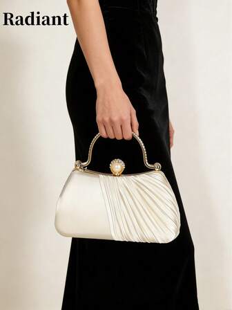 Este elegante bolso de mano de satén para la noche presenta un diseño plisado, un broche de perlas y se puede llevar con cualquier mano. Es un bolso cruzado de cadena versátil y elegante de alta gama, perfecto para ocasiones formales como bodas, fiestas, citas, reuniones y vestidos de noche.