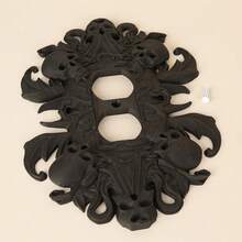 1 pieza Marco decorativo con diseño de calavera y murciélago estilo gótico, cubierta de placa de interruptor de pared 3D en relieve, fácil instalación, sin batería - Negro - Ver 9