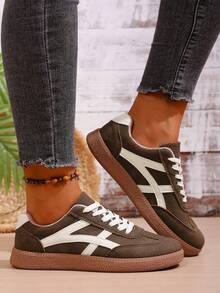 Women's Round Toe Flat Lace-Up Printed Casual Sneakers