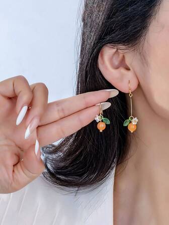 1件优雅简约的橙子水果长耳环，适合女性日常佩戴