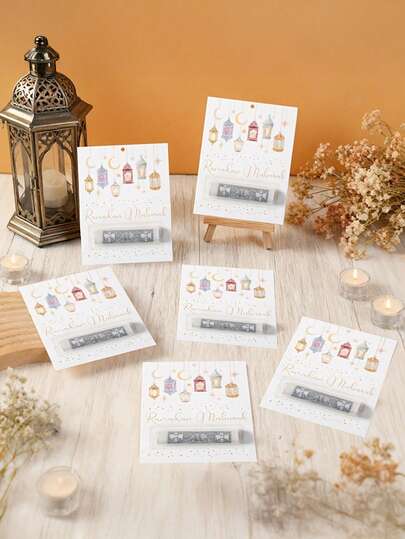 6个开斋节礼金袋，饰有色彩缤纷的灯笼和图案，专为装现金礼物而设计。印有“斋月吉祥”字样，是斋月庆祝活动的完美之选，适合作为开斋节礼物、斋月装饰品和开斋节餐桌摆设。