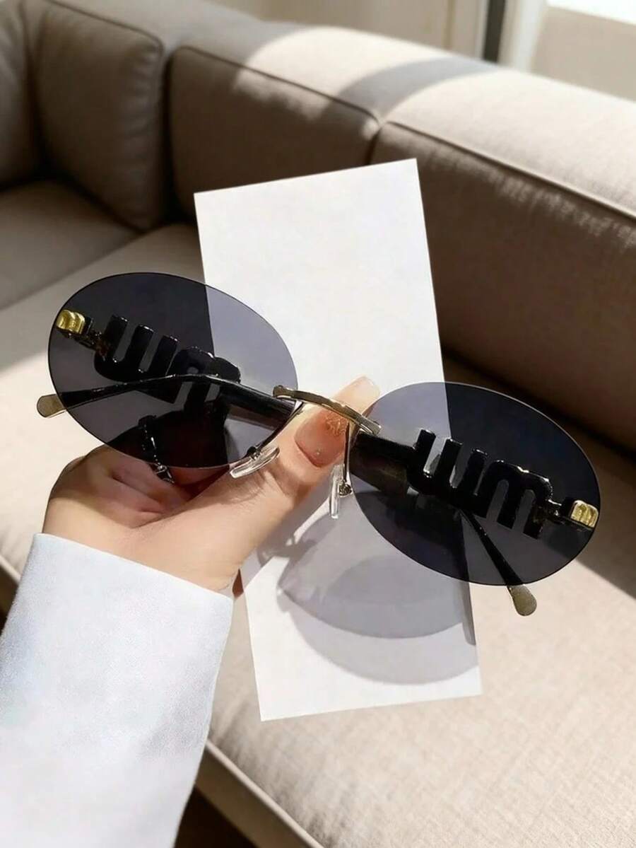 一副复古椭圆形金属框女士时尚眼镜，轻便舒适。适合热带海滩度假、休闲出行、驾车、钓鱼、旅行、购物、户外运动、观光、露营、徒步等场合，防眩光。附赠眼镜布，设计师品牌奢华时尚眼镜。 - 彩色 - 查看 1