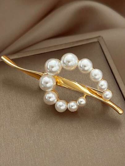 Vintage French Pearl Brooch, Elegant Design Lapel Pin, High-End Exquisite Accessory For Dresses And Suits To Prevent Wardrobe Malfunction