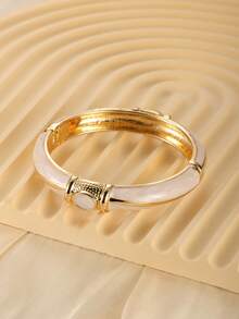 1件奢华复古彩色树脂粗手镯，适合女性，可用于夜店、办公室、日常和街头风格，是音乐节、嘉年华等场合的吸睛配饰，也是婚礼、情人节、母亲节、生日等节日送礼佳品。 - 手鐲 - 查看 9