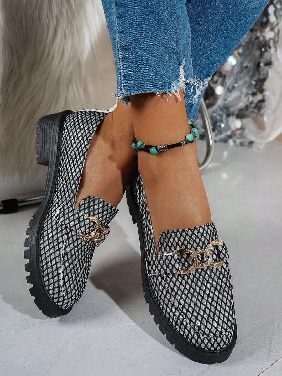 Fashionable Korean Style Metal Chain Decor Women's Black Round Toe Loafers, Personalized Hollow Sequin Design Luxurious Party Vibe Chunky Heel Shoes, Versatile For Commuting, Work, Casual Wear, Great Gift For Teacher's Day/Mother's Day - Black - View 1
