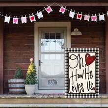 1pc Valentine's Day Heart Print Garden Flag, Suitable For Outdoor Dates, Parties, House Entrance Decor, Eye-Catching Heart Pattern Creates A Romantic Atmosphere, Serves Both Decorative And Welcoming Functions, An Ideal Choice For Valentine's Day Outdoor Scenes - Multicolor - View 4