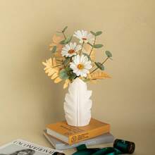 1pc Leaf-Shaped White Plastic Vase, A Decorative Ornament For Arranging Artificial And Dried Flowers, Suitable For Living Room Home Decor And As Tabletop Decoration Supplies For New Year, Valentine's Day, Mother's Day And Middle Eastern Festivals. - White - View 8