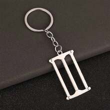 5件套迷你工具钥匙扣，锌合金材质，街头风，多功能工具吊坠，男女皆宜，是汽车配件、包包挂饰、背包夹的理想之选，适合学校、哥特、Y2K等各种场合。