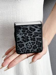 1PC Of Fashionable And Simple Skin Like Leopard Print Element Foldable Phone Case, Which Can Protect And Prevent Falling: SamsungGalaxy Zflip 3/Zflip 4/Zflip 5/Zflip 6/Zflip 7/Galaxy Z Flip7 FE - Black - View 3