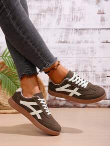 Women's Round Toe Flat Lace-Up Printed Casual Sneakers