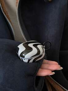 Asymmetrical Striped Protective Case For Huawei FreeClip2, Buds3 Pro/2, Freebuds7i, Anti-Drop Soft Shell For Buds4/4e/SE2, Buds4i/5i/Pro3 - Black and White - View 9