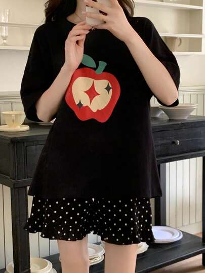 女士两件套睡衣套装，休闲宽松短袖上衣印有苹果图案，搭配波点印花短裤，舒适家居服套装，易护理面料。