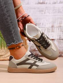 Women's Round Toe Flat Lace-Up Casual Sneakers, Versatile