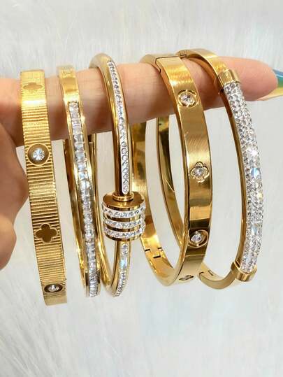 2026 New Stainless Steel K-Gold Plated Striped Floral Shiny Pattern Jewelry Set: Elegant Style, Eye-Catching Details, Perfect For Everyday Wear. It Seamlessly Combines Quality And Fashion.