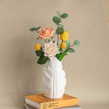 1pc Leaf-Shaped White Plastic Vase, A Decorative Ornament For Arranging Artificial And Dried Flowers, Suitable For Living Room Home Decor And As Tabletop Decoration Supplies For New Year, Valentine's Day, Mother's Day And Middle Eastern Festivals. - White - View 2
