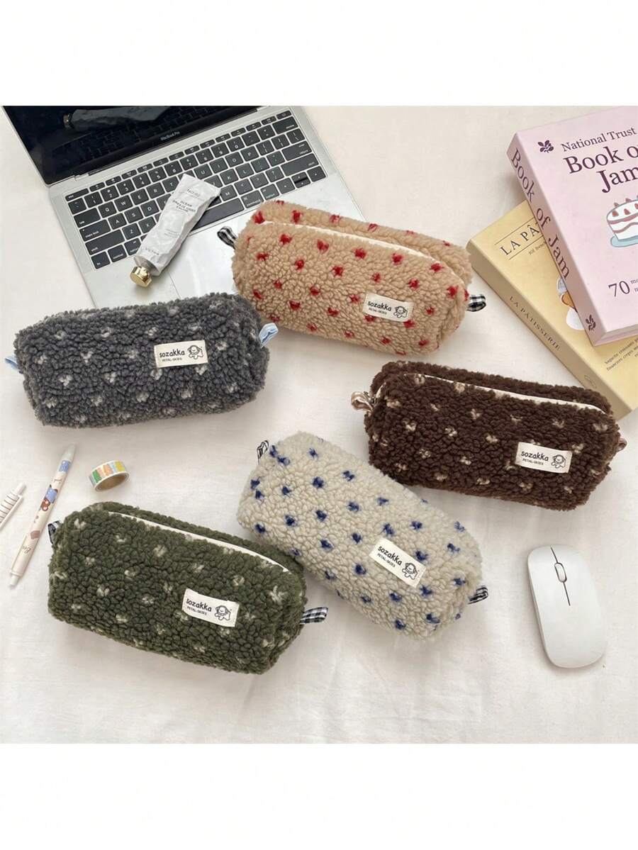 1个毛绒心形铅笔盒，大容量文具袋，学生专用，柔软收纳袋