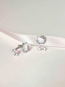 Sanrio 一对凯蒂猫咪造型的耳环，配有两只垂坠耳环，卡通设计，轻奢高端耳环，甜美可爱，小众耳环