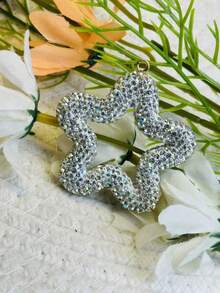 Hollow Flower Fashion Pendant Keychain, Rhinestone-Studded DIY Handmade Exquisite Clay Ornament, Car Accessory, Perfect Gift, Birthday Gift, Ideal Gift, Surprise Gift, Holiday Gift, Seasonal Gift, Gift - Multicolor - View 8