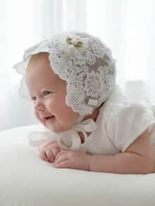 复古蕾丝刺绣婴儿帽，传家宝洗礼及摄影帽，0-3个月，3-10个月（米色/白色），男女通用摄影道具 - 1PC - 查看 10