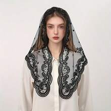 1 Lace Triangle Scarf - White Background Black Floral Embroidered Veil, Vintage Tulle Church Style Veil For Wedding, Outdoor Occasion, Machine Washable, Hair Trim Bandana, Wedding Accessories, Classic Elegance, Mature Aesthetics, Fine Embroidery, Non-Stretch Fabric, Formal Occasion, Delicate Embroidery, Dignified Fashion - màu đen - Xem 1