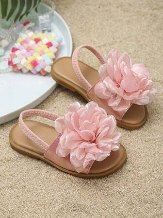 2026 Spring And Summer New Silver Daisy Sparkling Diamond Sandals For Girl, Soft Bottom Non-Slip Toe Strap Flat Sandals Suitable For Vacation, Banquet, School, Versatile Fairy Shoes