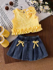 2pcs Baby Girl Bowknot Trim Jacquard Sleeveless Top And Bowknot Pleated Denim Skirt Set - Yellow - View 1