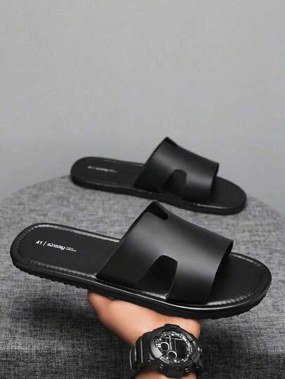 Sandalias deslizantes negras cómodas y de moda para hombres, adecuadas para la playa, la piscina y el uso casual en interiores. Planas, de punta abierta, de estilo playero casual, sandalias romanas retro de moda con diseño cruzado disponibles en negro, verde, marrón y blanco.