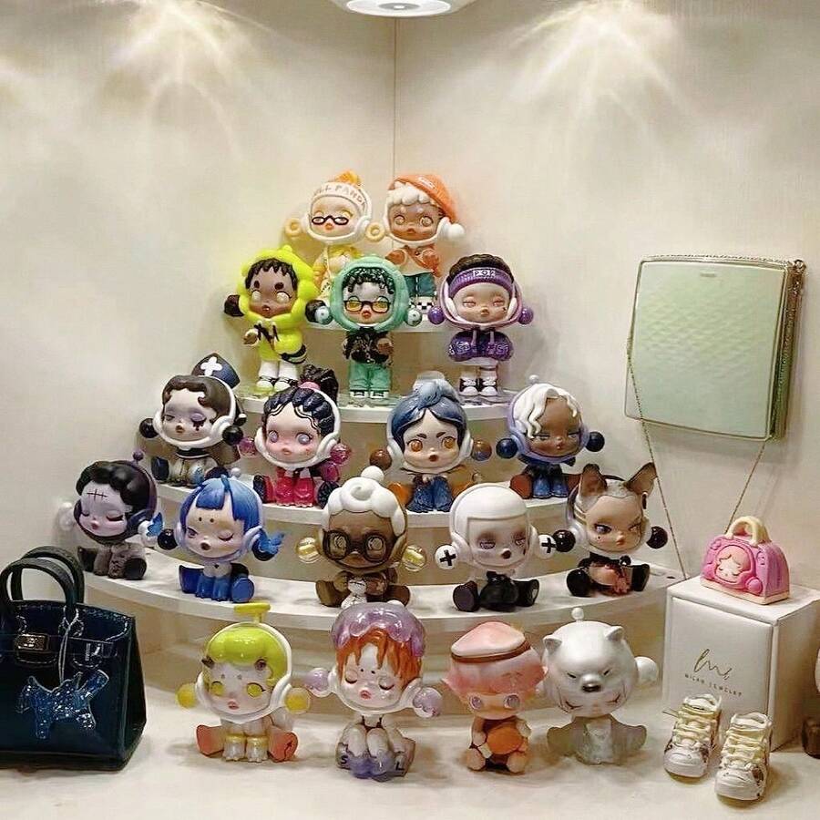 Thick Stepped Toy Display Rack, Curved Triangular Rack For Displaying Figurines, Succulents, Toys - Four-tiered Curved Display Rack - View 1