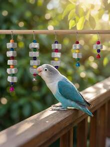 鸟喙磨牙玩具，悬挂式矿石，配有彩色珠子和铃铛，用于小型鸟类的牙齿护理和日常玩耍（配件颜色随机发货）