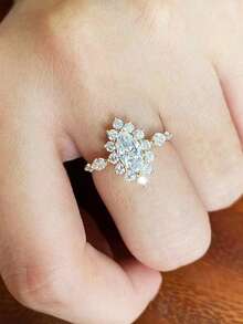 1枚精美立方氧化锆戒指，适合作为情人节礼物、结婚礼物、订婚礼物、周年纪念礼物或女士派对配饰。 - 金黃色 - 查看 10