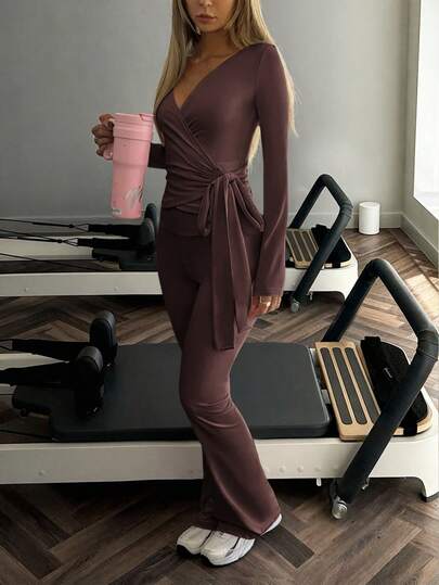 GAOVOT Women's 2 Pieces Casual Sports Set, V-Neck Criss-Cross Strap Sexy Long Sleeve Top And Slim Fit Pants, Suitable For Running, Sports, Yoga, Fitness